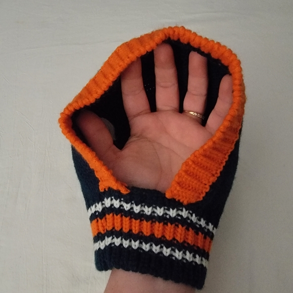 🆕️🚫🏷 Chicago Bears Pet Knit Hat 🆕️🚫🏷 - Picture 5 of 5